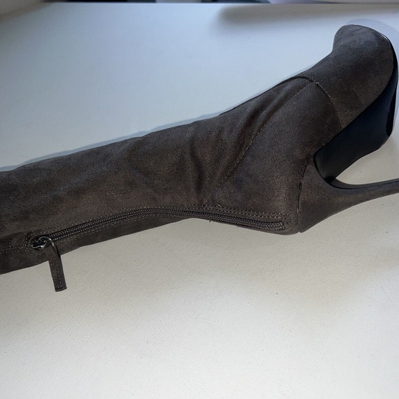 Steve Madden Boots Womens 5.5 Divine Over The Knee Stiletto Gray Suede- Like - Picture 4 of 9